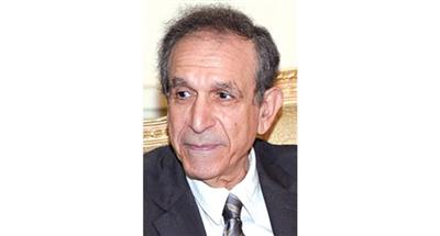 < د.حسام عيسى