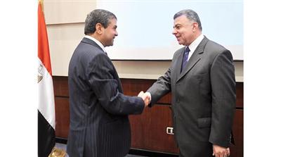 وزير الاستثمار يستقبل رئيس القابضة