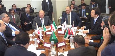 الشيخ صباح خالد الحمد الصباح مجتمعا مع وزير الشؤون الخارجية في جمهورية كوريا يون بيونغ سي
