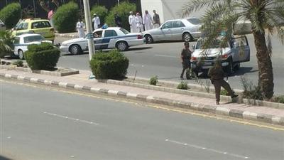 جهات أمنية سعودية تطوق بنك الراجحي بالجازان