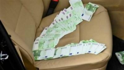 يطلب المهربون مبالغ مالية طائلة مقابل بيع المواد النووية