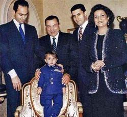 صورة أرشيفية لأسرة مبارك