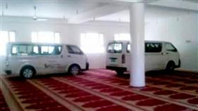 الحوثيون يستخدمون مسجدا كموقف سيارات