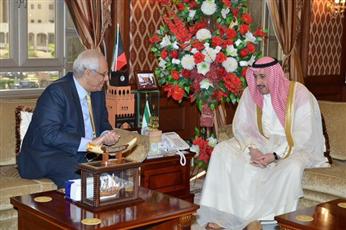 الشيخ فيصل الحمود بحث مع السفير المصري أوضاع العمالة المصرية