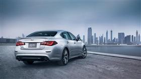 سيارة إنفينيتي Q70