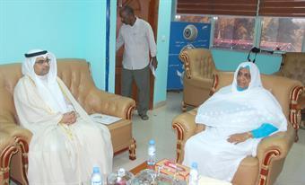 سفير الكويت لدى السودان طلال الهاجري ووزيرة التربية والتعليم العام بالسودان سعاد عبدالرزاق