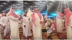 فيديو - الأمير خالد بن طلال يؤدي عرضة السامري في زواج نجله سعود