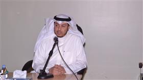 مدير الادارة احمد الطويل اثناء الاجتماع
