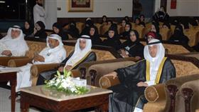 الامين العام بالانابة رائد الخرافي وعن يمينه محمد الجلاهمة في مقدمة الحضور