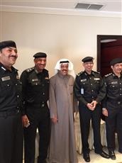 اللواء فهد الشويع والعميد عادل الحشاش والعقيد جمال اللهو والعقيد أبراهيم السهلي يتوسطهم الزميل جاسم التنيب
