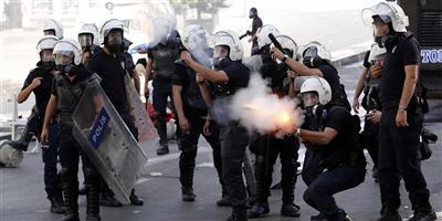 الشرطة التركية تطلق النار على مهاجمين اثنين خارج مقر قيادة شرطة إسطنبول