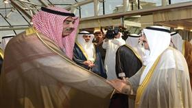 .. ومصافحاً الشيخ صباح الخالد