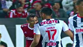 إيقاف ارانجو مباراتين في الدوري المكسيكي بسبب العض