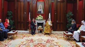 الشيخ صباح الخالد مستقبلاً الوفد العراقي