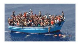 مصرع 9 أشخاص على الأقل في غرق مركب يقل مهاجرين في إيطاليا