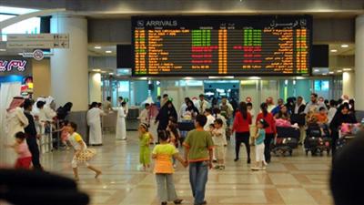 820844 راكبا استقبلهم وودعهم مطار الكويت في مارس