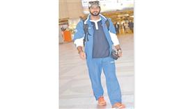 القلاف غادر لألمانيا: قلبي مع الأخضر