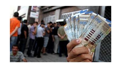 مصدر أمني إسرائيلي: قررنا تحويل عائدات الضرائب للفلسطينيين حرصاً على استقرار المنطقة