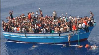مفوضية اللاجئين تخشى موت 700 مهاجر في غرق سفينة بالمتوسط