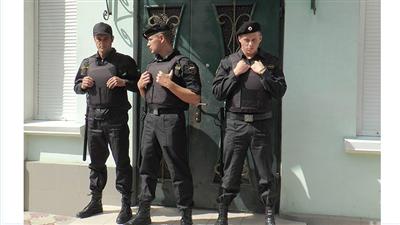 الشرطة الروسية تحاصر منزلاً يتحصن فيه زعماء تنظيم إرهابي دولي