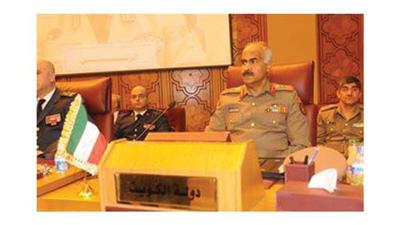 الفريق محمد الخضر مترئسا وفد الكويت