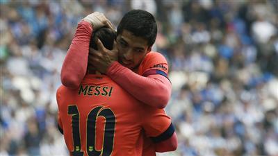 برشلونة بعشرة لاعبين يهزم اسبانيول ويعزز صدارته للدوري الأسباني