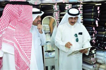 بعد جولة مفاجئة لسوق «المباركية».. الصبيح يأمر بمخالفة المحلات المخالفة