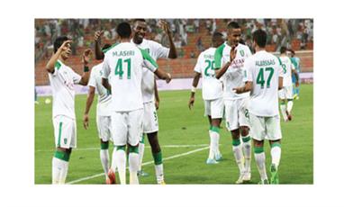 الأهلي يكتسح الفتح ويشعل الصراع مع النصر