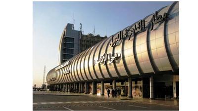 مطار القاهرة يستقبل أول طائرة يمنية منذ بدء عاصفة الحزم