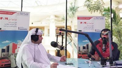 المدير التنفيذي ياسر سليمان في البنك أثناء السحب على الهواء مباشرة على محطة مارينا FM