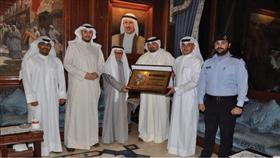 العلاقات العامة قدمت العضوية الفخرية للمعجل