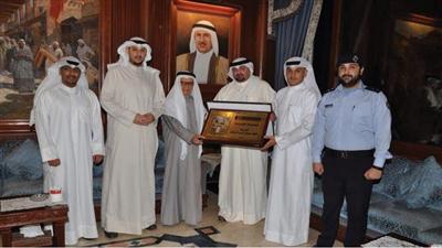 العلاقات العامة قدمت العضوية الفخرية للمعجل
