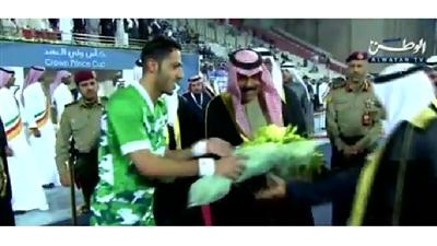 فيديو - نجم العربي محمد جراغ يعلن اعتزاله كرة القدم نهائيا