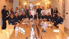 لقطة جماعية لقيادات الشركة مع الصحافيين