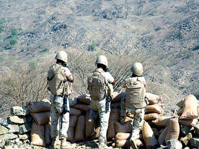 وفاة شخص وإصابة ثلاثة في جنوب السعودية جراء قصف من داخل اليمن