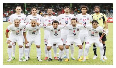 الأبيض يؤدي أول تدريب في قطر