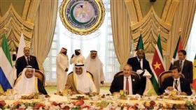 الشيخ صباح الخالد محتفياً برؤساء الوفود