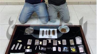 سقوط مواطن ومصري بمخدرات وسلاح ناري وذخيرة في صباح السالم