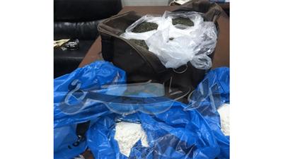 «جمارك المطار» تضبط خادمتين إثيوبيتين بـ 20 كيلو من مادة «القات» المخدرة
