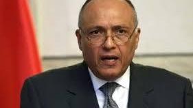 وزير الخارجية المصري يصل الكويت لبحث المستجدات في المنطقة