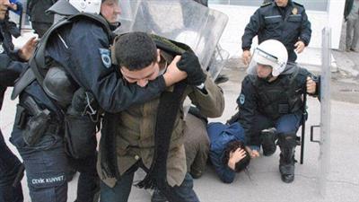 تركيا تعتقل العشرات في حملتها على «داعش» والأكراد