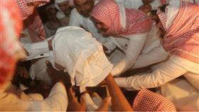 بالصور.. تشييع جثمان رجل أمن سعودي قتل في القطيف اليوم