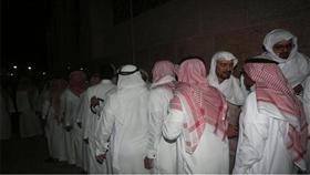 بالصور.. تشييع جثمان رجل أمن سعودي قتل في القطيف اليوم