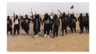 داعش يرمى 9 من سطح مرتفع بتهمة «الشذوذ»