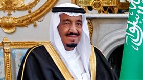 شاهد.. «الملك سلمان» يقيد نفسه ناخباً في بلدية المعذر بالرياض