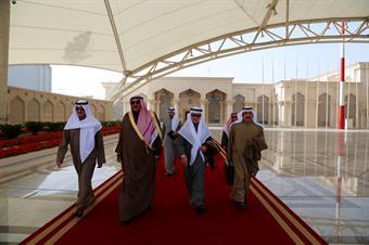 وزير الخارجية إلى الرياض لترؤس وفد الكويت في الاجتماع الوزاري الخليجي الاستثنائي