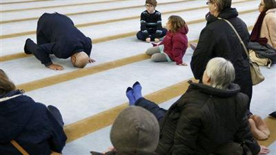 فرنسا: المساجد تستقبل غير المسلمين في مبادرة «اخوية»
