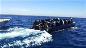 فقدان أكثر من 90 مهاجرا بعد غرق قارب قبالة ليبيا