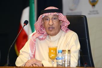 السفير عبدالعزيز الشارخ