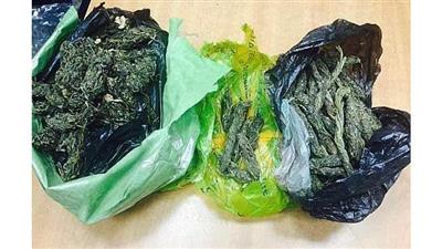 «جمارك المطار» تضبط وافدا آسيويا بحوزته كيلو «ماريجوانا»